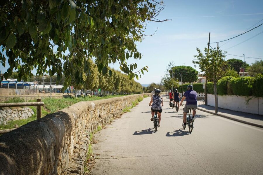From Barcelona: E-Bike and Sailing Tour with Wine Tastings - Practical tips for a smoother day