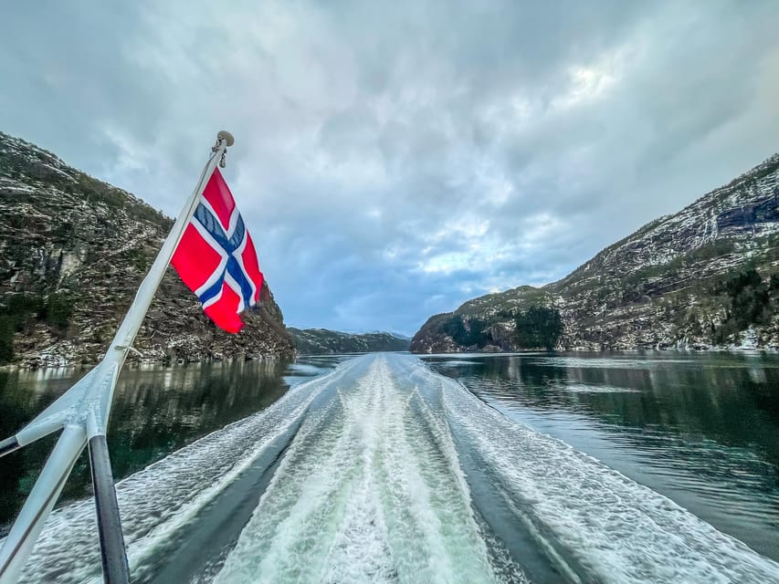 From Bergen: The Original Fjord Cruise to Mostraumen - Mostraumen and the rushing water
