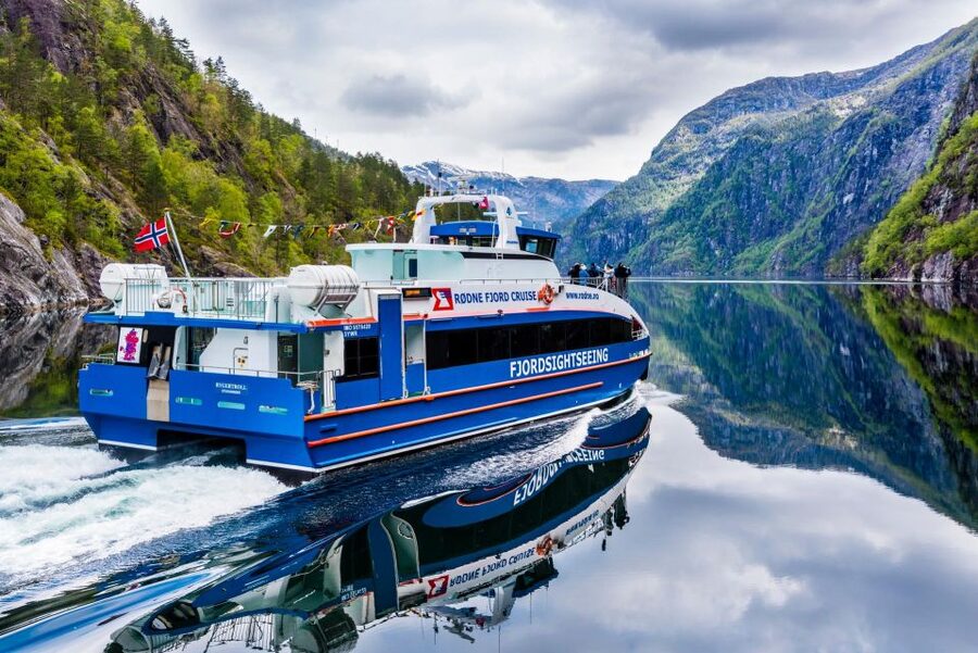 From Bergen: The Original Fjord Cruise to Mostraumen - Choosing between the warm cabin and upper deck