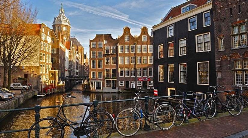 From Brussels: Day Trip to Amsterdam with Canal Boat Cruise - Why this Brussels day trip works