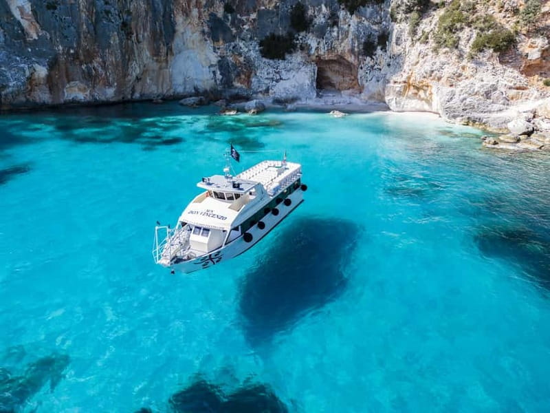 From Cala Gonone: Gulf of Orosei Cruise to Cala Goloritzè - Cala Luna: a famous first taste of the coast