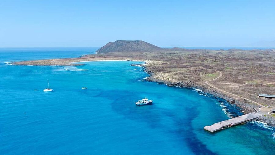 From Corralejo: Lobos Island Boat and Snorkel Activity - A short cruise along Lobos’s southern coast