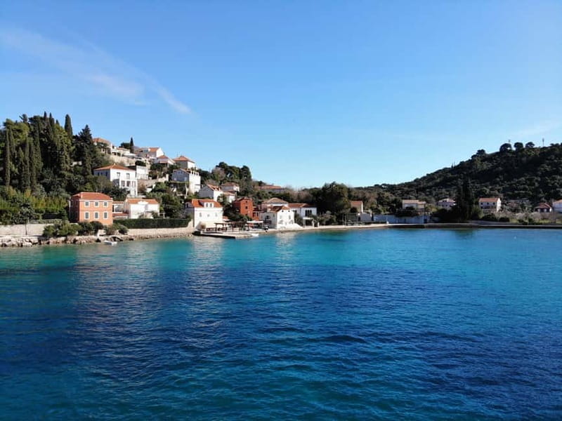 From Dubrovnik: Hop-On-Hop-Off Elaphiti Islands Boat Tour - What the crew does well