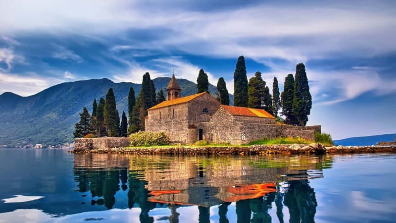 From Dubrovnik: Montenegro Day Trip with Boat Cruise - The guides and the value of organized travel