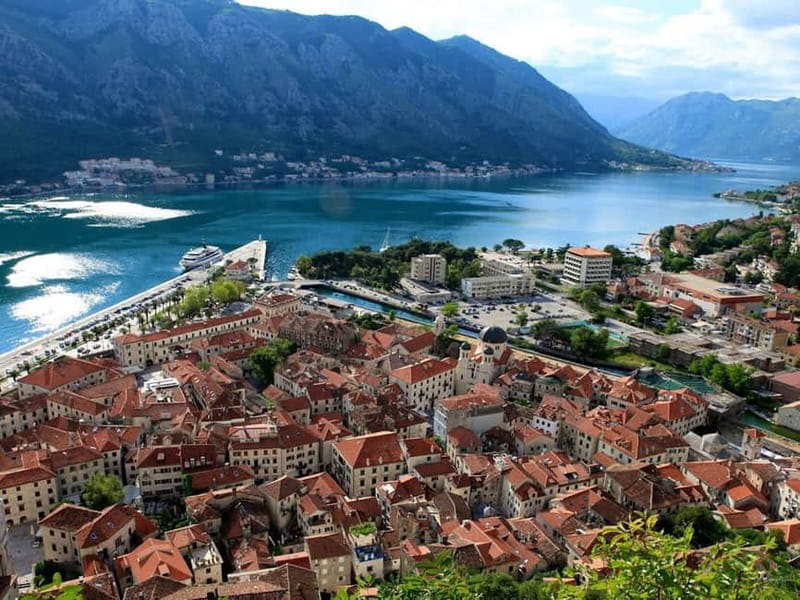 From Dubrovnik: Montenegro Day Trip with Boat Cruise - Early pickup and the road south