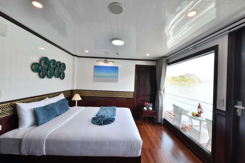 From Hanoi: 2-Day Halong Sapphire Cruise with Balcony Cabin - Reaching Tuan Chau from Hanoi