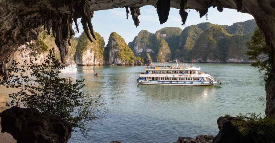 From Hanoi: Halong Bay Deluxe Cruise Day Trip - The Hanoi pickup and three-hour road journey