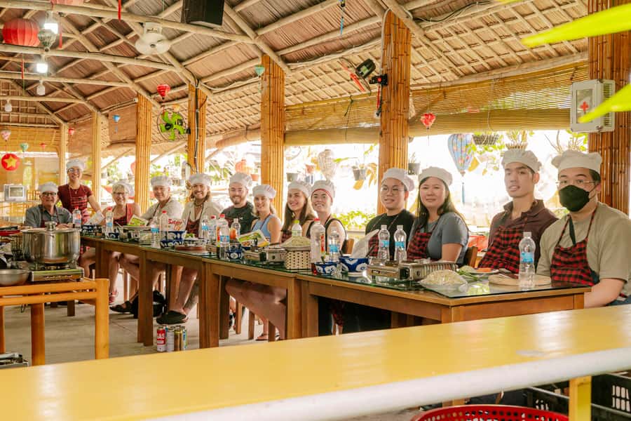 From Hoi An: Market Tour, Basket Boat Ride and Cooking Class - Vegetarian and allergy-friendly planning