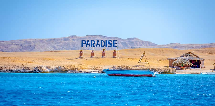 From Hurghada: Paradise Island Snorkeling Cruise with Lunch - The boat ride and the first snorkeling stop