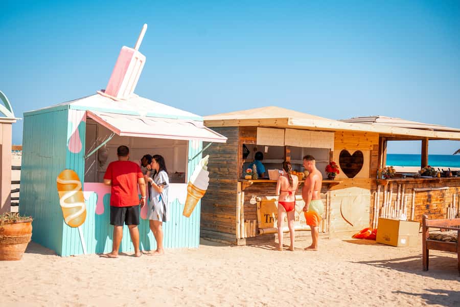 From Hurghada: Paradise Island Snorkeling Cruise with Lunch - Paradise Island beach time