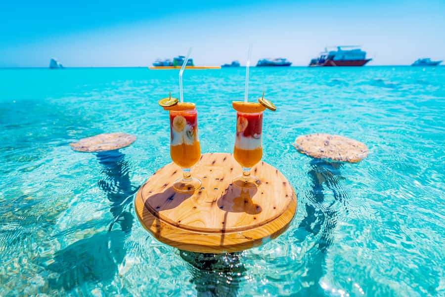 From Hurghada: Paradise Island Snorkeling Cruise with Lunch - Picking a yacht or speedboat