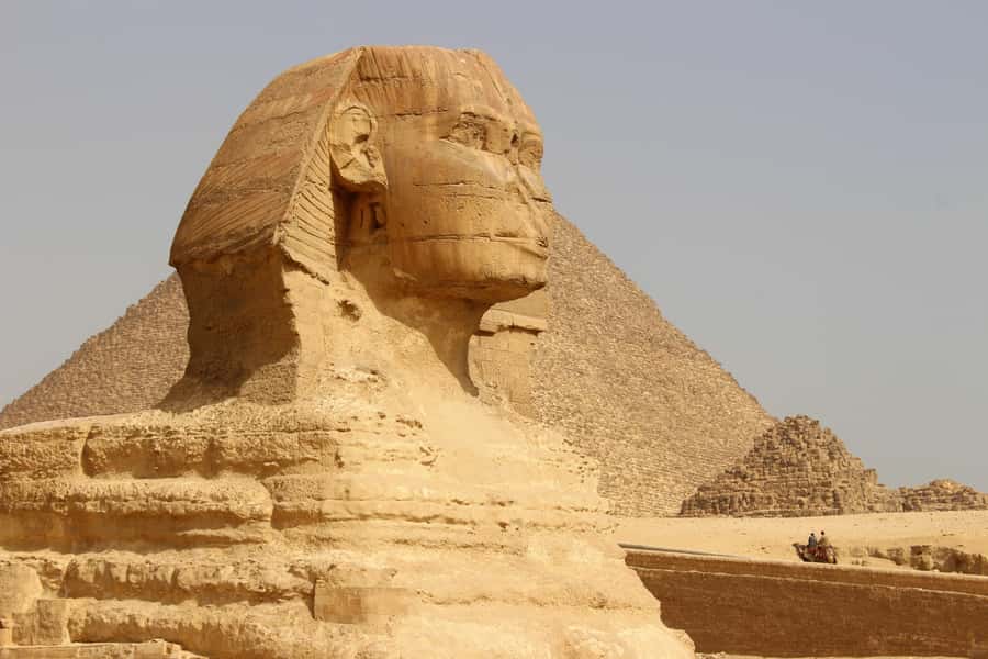 From Hurghada: Pyramids and Egyptian Museum Tour & Boat Ride - Shopping stops and the journey home