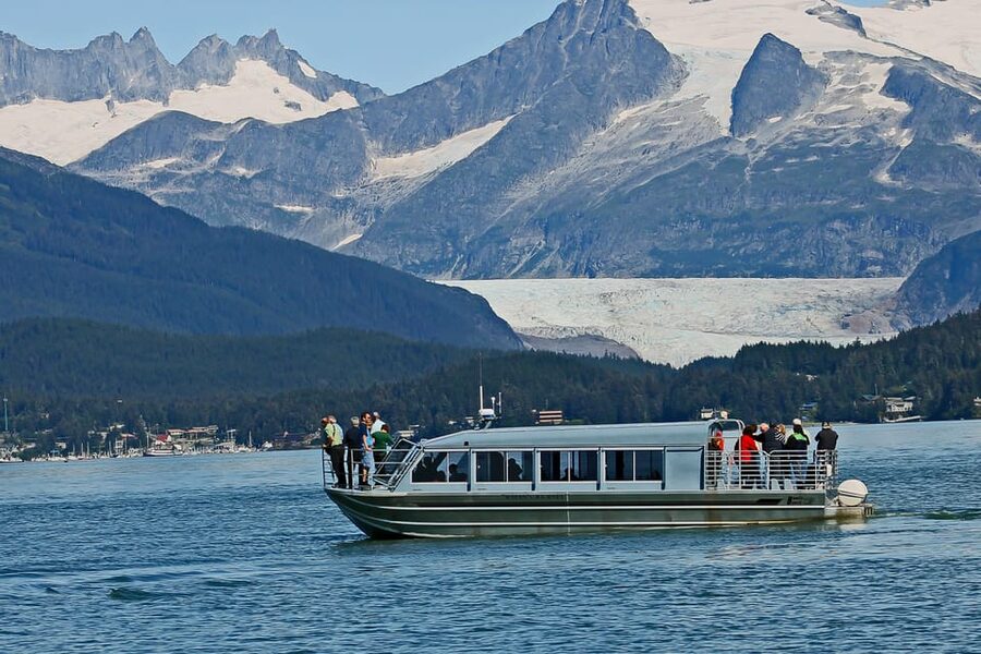 From Juneau: Whale Watching Cruise with Snacks - Fjords, glaciers, and mountain views