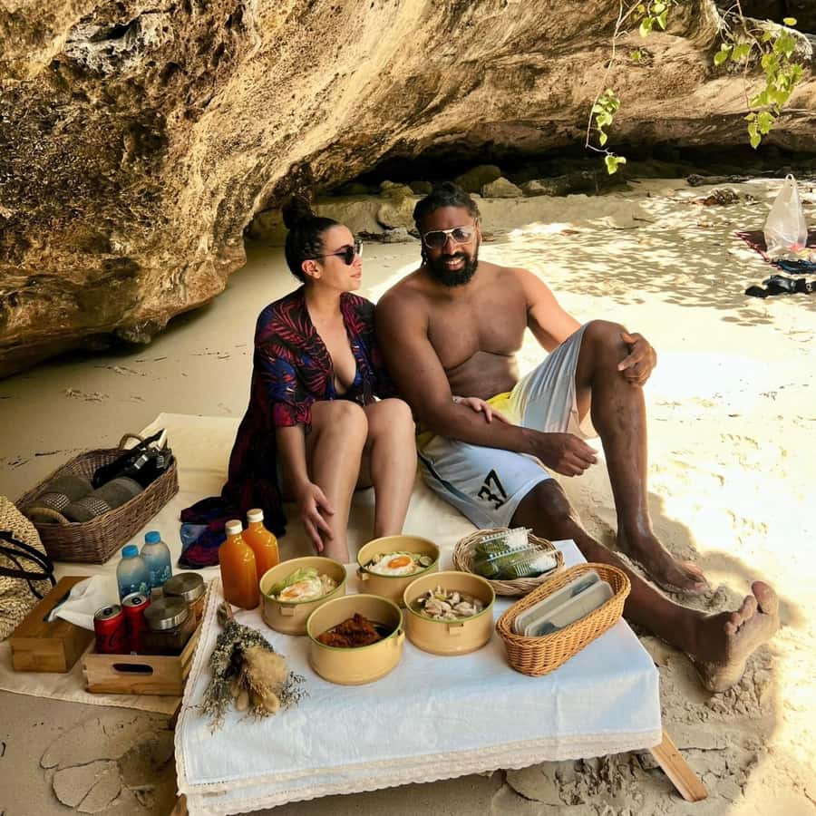 From Krabi : Private Luxury Longtail Boat - Poda Island and a picnic away from the crowds