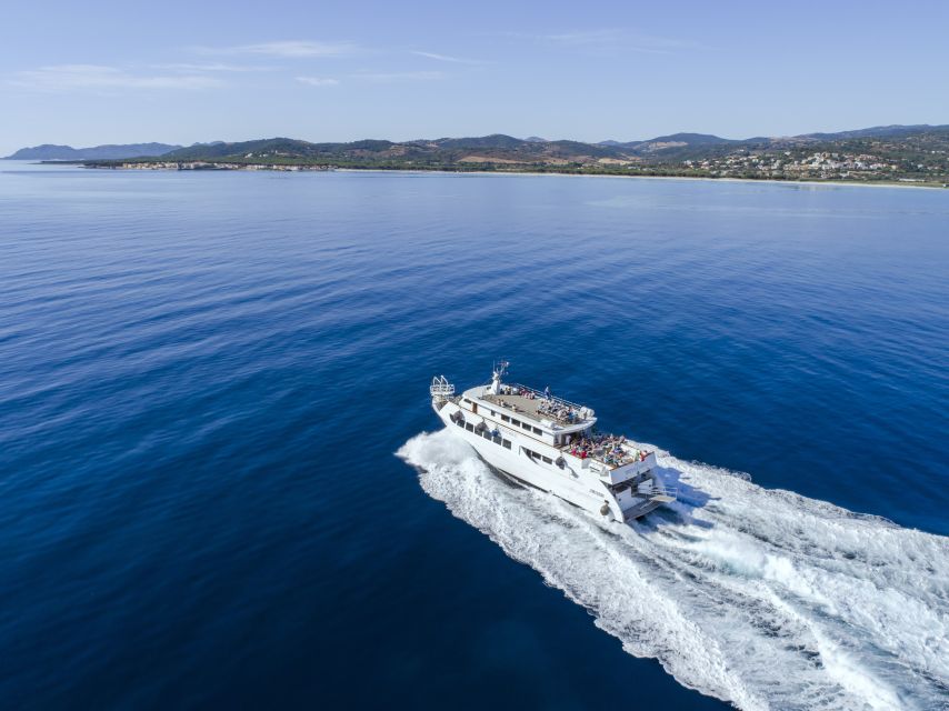 From La Caletta or Orosei: Gulf of Orosei Cruise - Food, drinks, seating, and the practical comfort of the Imperatrice