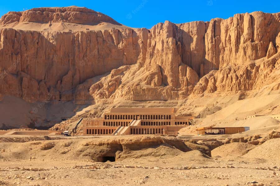 From Luxor: 3-Night Nile Cruise to Aswan and Hot Air Balloon - Day three: Edfu and Kom Ombo by river