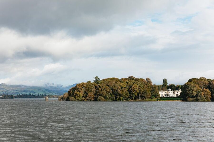 From Manchester: Lake District Bus Tour & Windermere Cruise - The guides shape the whole day