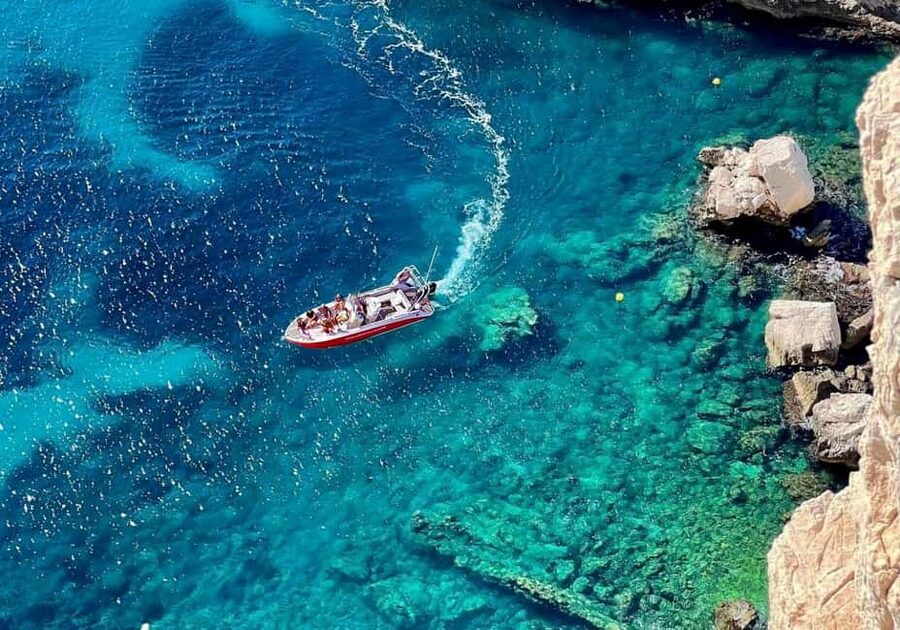 From Marseille: Iconic Calanques Boat Tour with Swimming - What the guides add to the trip