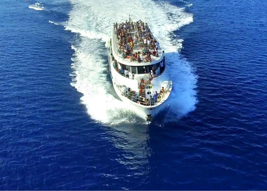 From Milazzo: Panarea & Stromboli Cruise Excursion - The old volcanic caldera between the islands