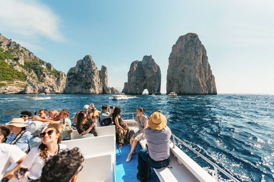 From Naples: Gulf of Naples & Capri Sightseeing Boat Tour - How the guides shape the day