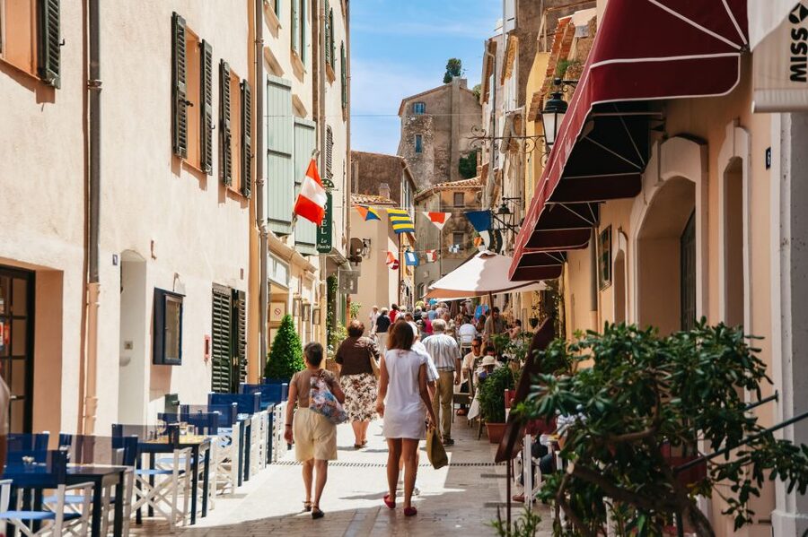 From Nice: Round-Trip Transportation to Saint Tropez by Boat - Place des Lices and the Provençal market