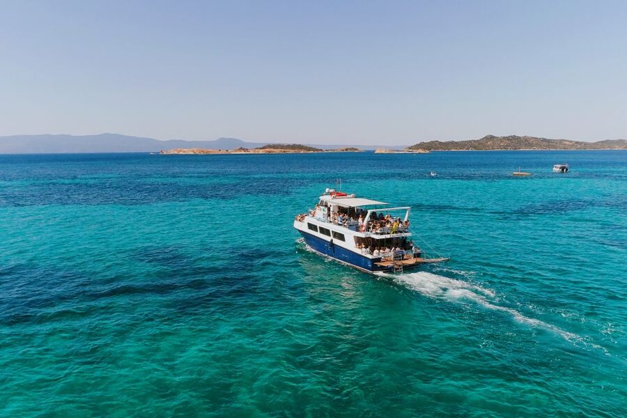 From Ouranoupolis: Cruise to Mount Athos Monasteries - Seeing eight Mount Athos monasteries from 500 meters