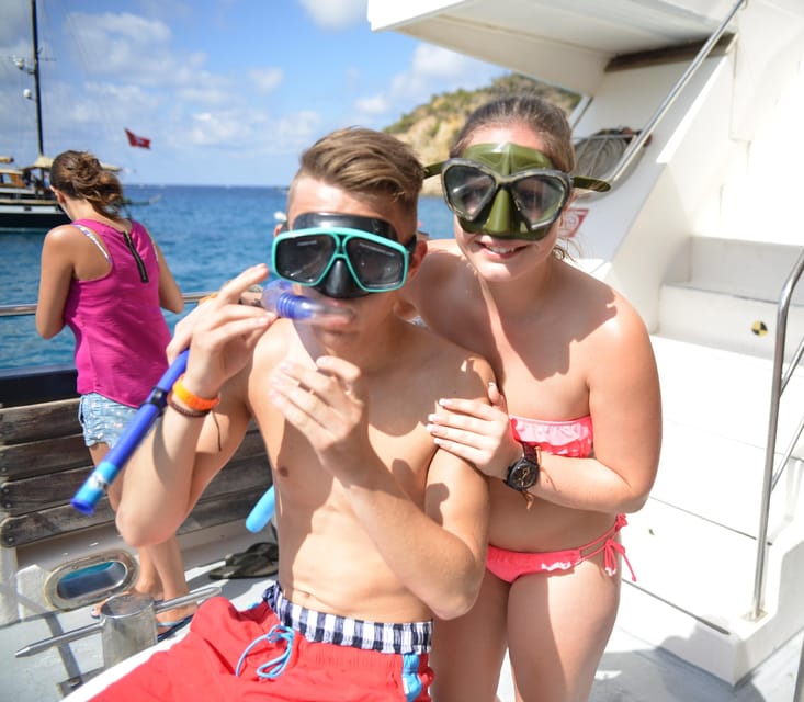 From Paguera: Dolphin Watching Cruise in a Glass-Bottom Boat - Practical tips for a better outing