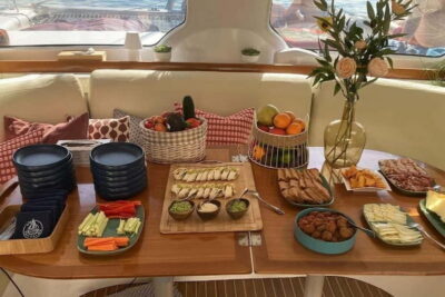 From Palma: Luxury Catamaran Group Tour with Tapas & Drinks