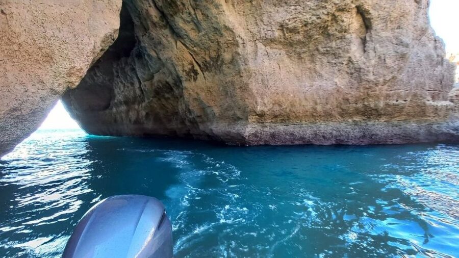 From Portimão: Algar de Benagil and Sea Caves Boat Tour - Guides, languages, and the human side of the trip