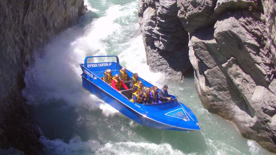 From Queenstown: Skippers Canyon Jet Boat Ride - A rest stop at Pipeline Bungy