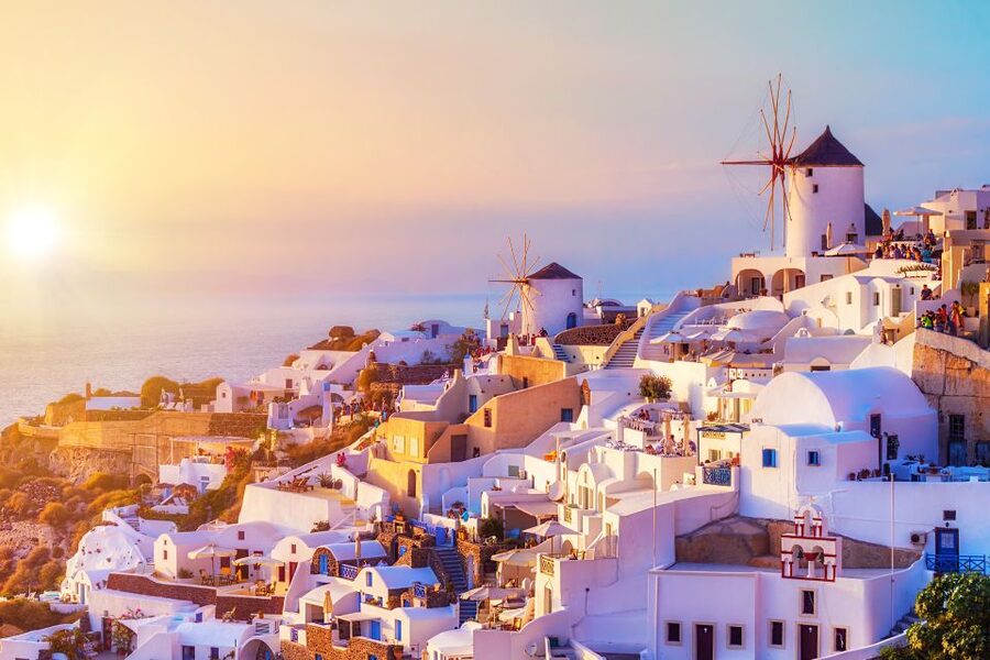 From Rethymno: Full-Day Trip to Santorini by Boat - Arriving at Athinios and finding your island bus