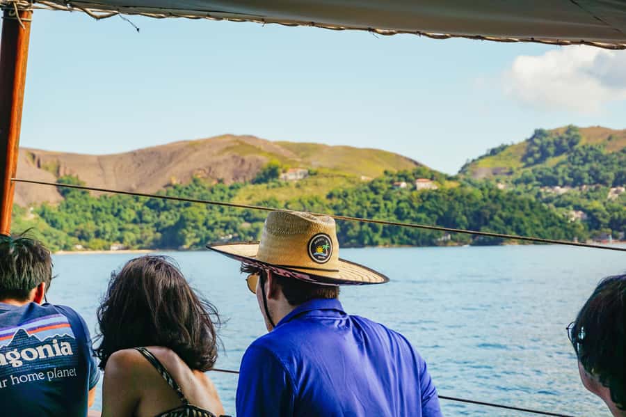 From Rio de Janeiro: Angra dos Reis Boat Trip with Lunch - Arriving at Angra dos Reis and boarding the schooner