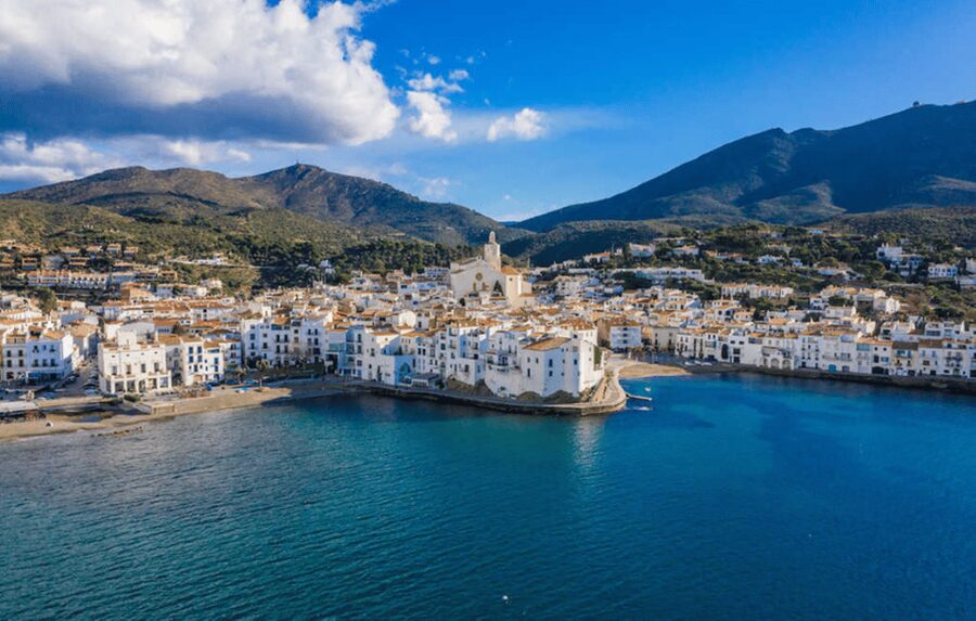 From Roses: Costa Brava Boat Tour to Cadaqués - Leaving Roses Across the Bay