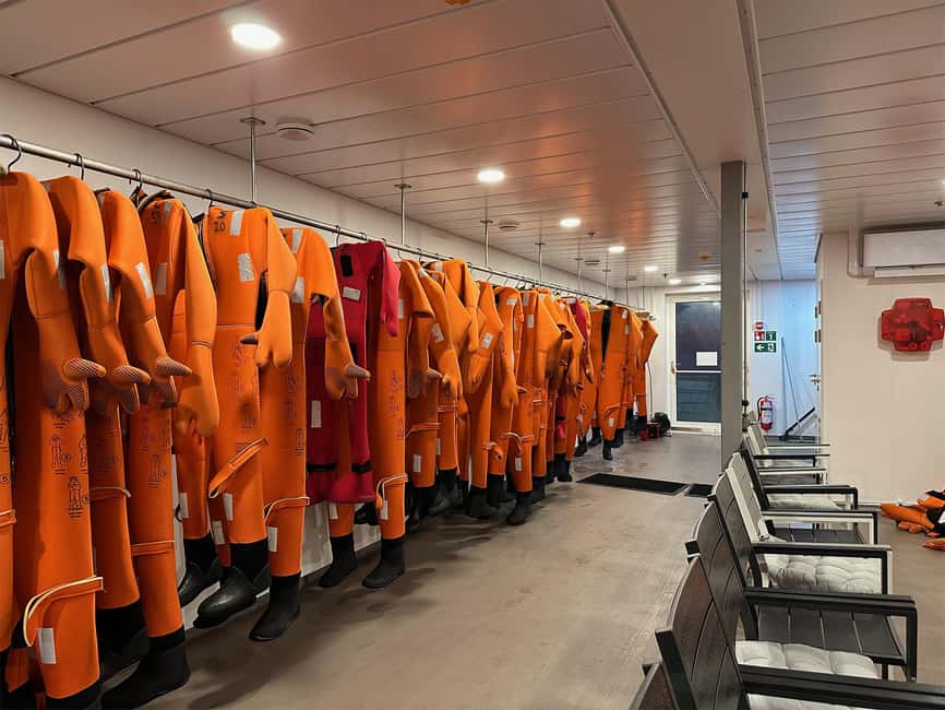From Rovaniemi: Icebreaker Arktis Cruise with Ice Floating - The ice floating session, the trip’s big test