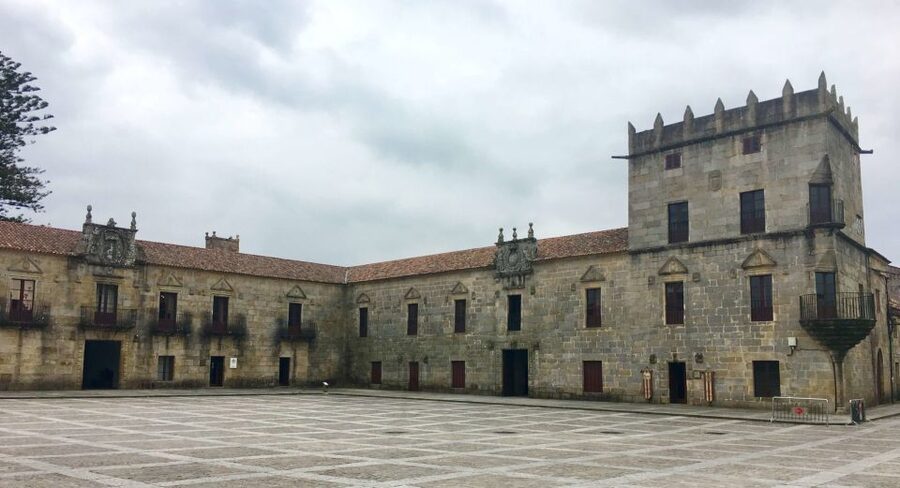 From Santiago: Tour to Rias Baixas with Boat Trip and Winery - Who should book this Rías Baixas experience?