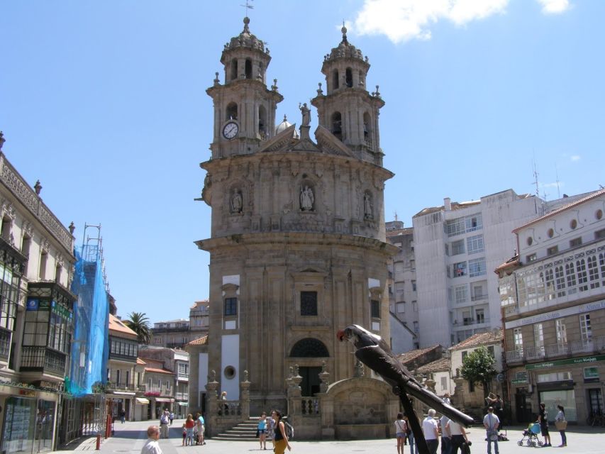 From Santiago: Tour to Rias Baixas with Boat Trip and Winery - O Grove: two hours for lunch and coastal life
