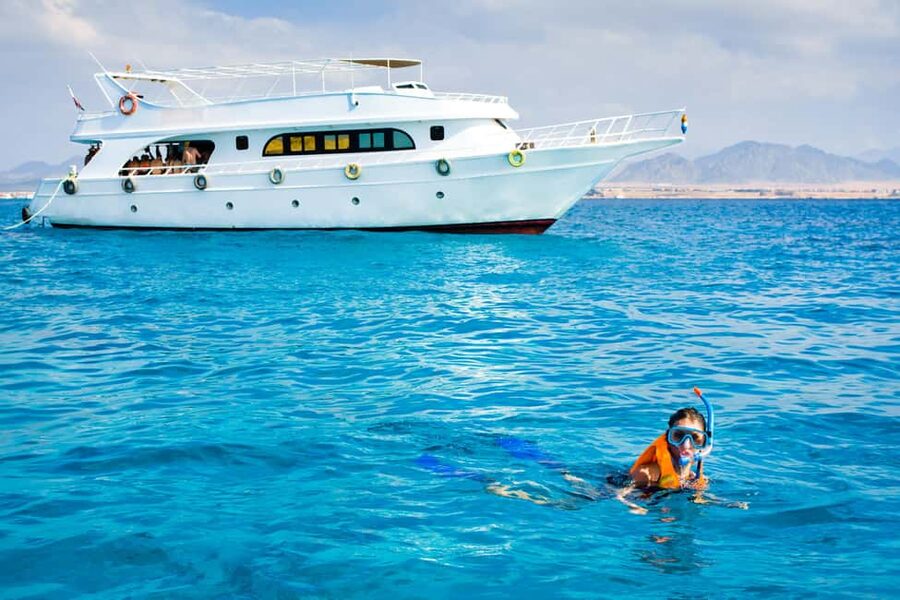 From Sharm: Ras Muhammed & White Island By Boat & intro Dive - White Island is beautiful, but the visit is short