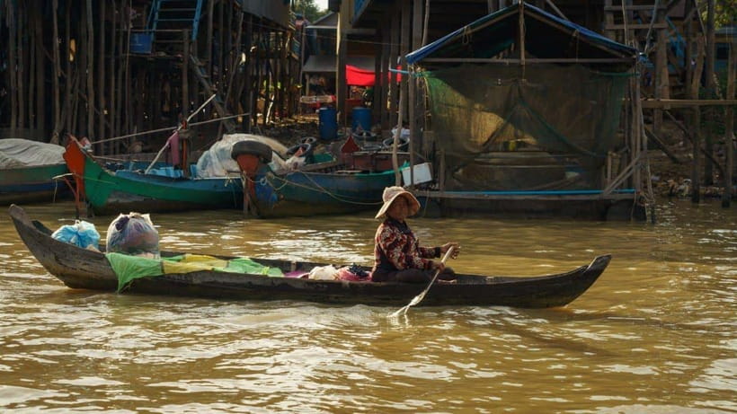 From Siem Reap: Kampong Phluk Floating Village Tour by Boat - From Siem Reap to the Tonle Sap shore