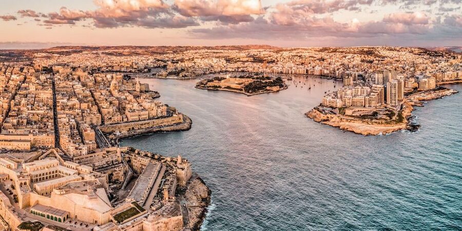 From Sliema: Cruise Around Malta's Harbours & Creeks - What the 90 minutes feel like onboard