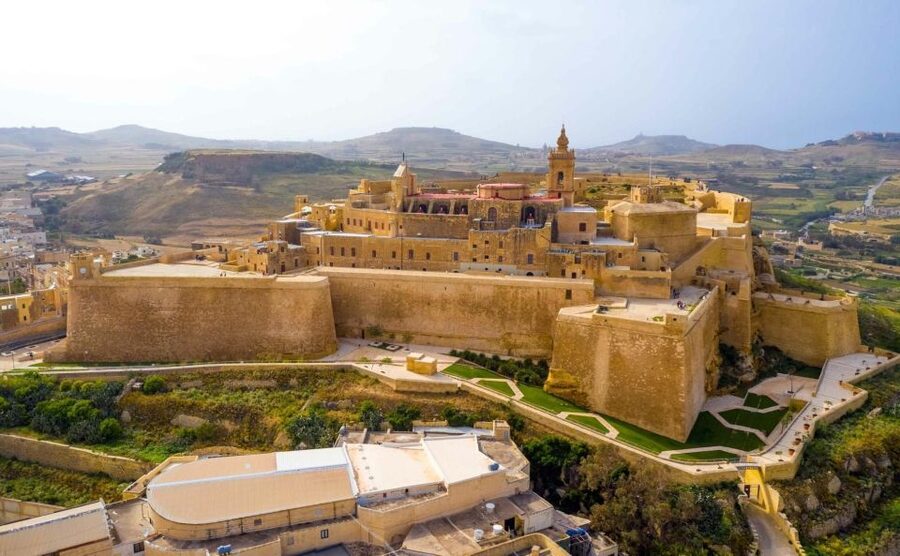 From Sliema: Gozo, Comino & The Blue Lagoon Boat & Bus Tour - Who should book it