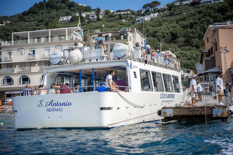 From Sorrento/Nerano: Capri Island Cruise with Guide Onboard - Why this Capri trip works well