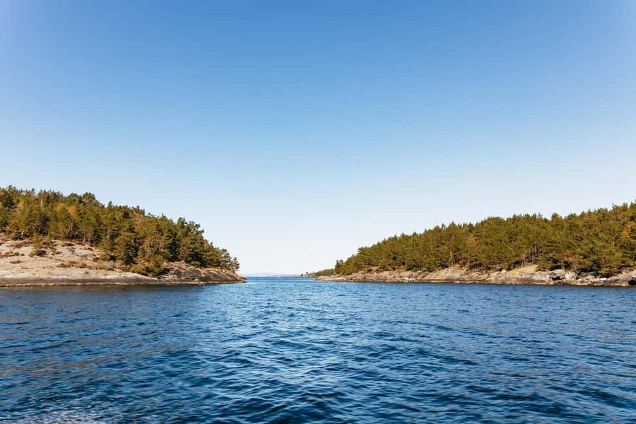 From Stavanger: Lysefjorden & Pulpit Rock RIB Boat Tour - Lysefjord from water level