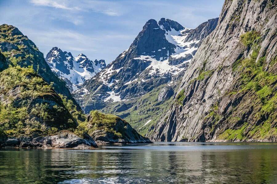From Svolvær: Lofoten Islands Silent Trollfjord Cruise - The boat, comfort, and accessibility