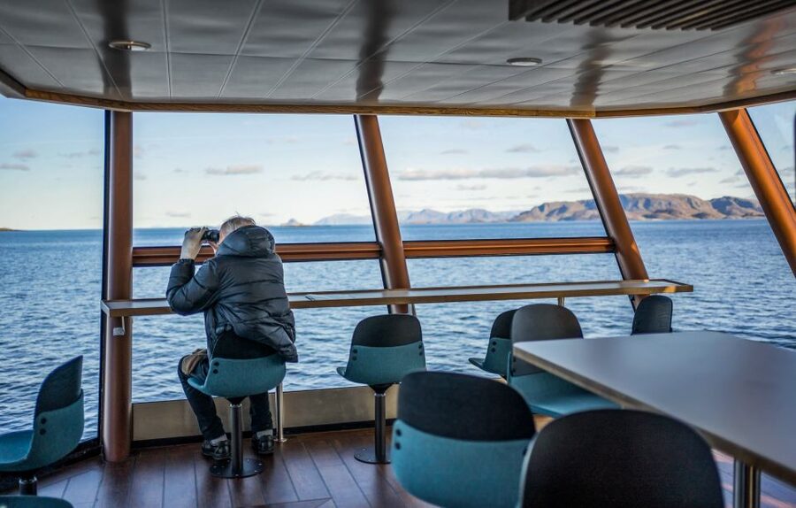 From Svolvær: Lofoten Islands Silent Trollfjord Cruise - Guides who make the difference