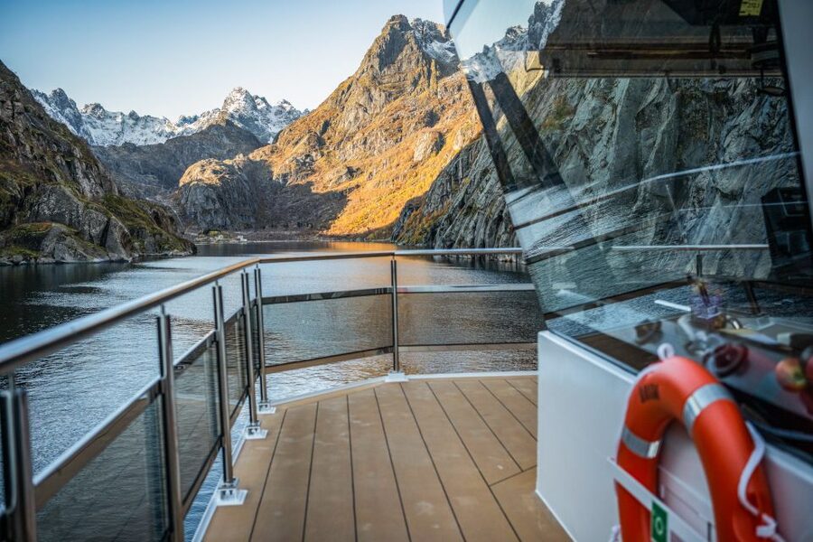From Svolvær: Lofoten Islands Silent Trollfjord Cruise - Weather, wildlife, and realistic expectations