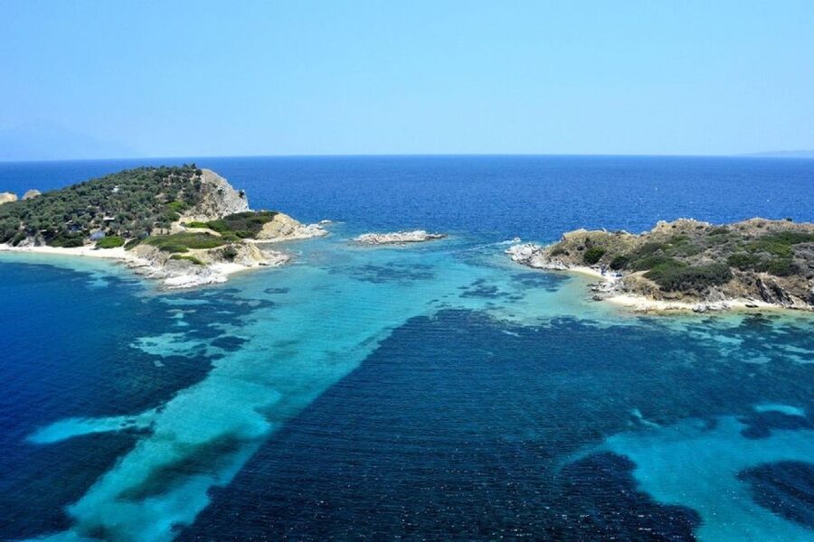From Thessaloniki: Halkidiki Blue Lagoon Cruise - Families, older visitors, and swimming ability