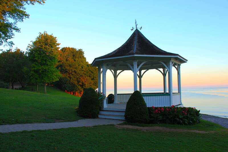 From Toronto: Niagara Falls Evening Tour With Boat Cruise - The Sheraton Fallsview Dinner Option