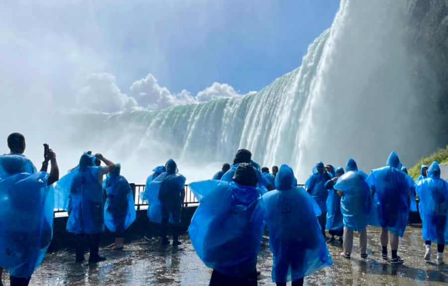 From Toronto: Niagara Falls Tour + Boat Ride and/or Journey - The Maple Leaf Place tasting comes first