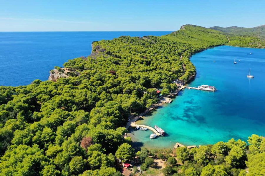 From Zadar/Bibinje: Kornati National Park Cruise with Lunch - Dalmatian lunch on the boat