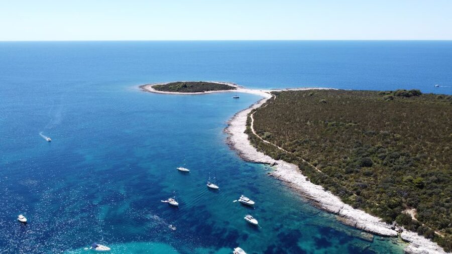 From Zadar: Full-Day Boat Trip to Sakarun Beach & Dugi Otok - Leaving Zadar on the M/B Arbiana